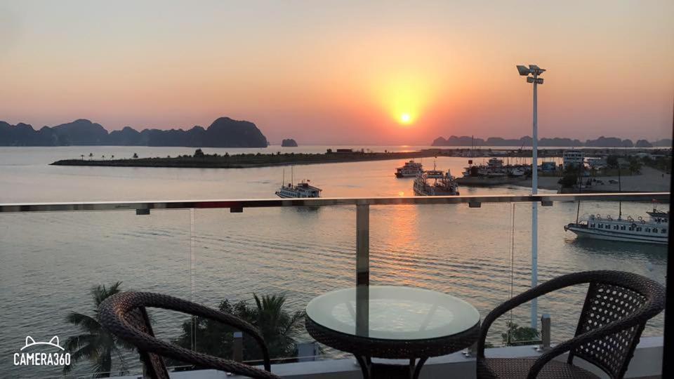 Sun Bay Tuan Chau Hotel Hạ Long Exterior foto